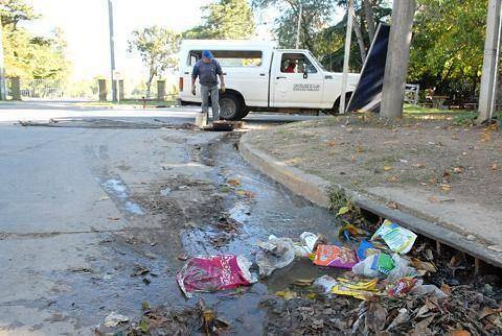 Persisten los problemas con la red cloacal en el barrio Santa Elena 