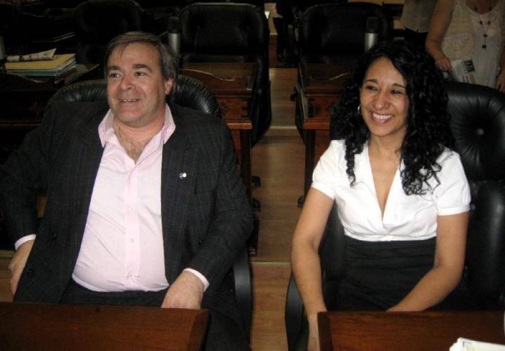 Sandra Oviedo vs. Manuel Atencio (bloques eran los de antes�)
