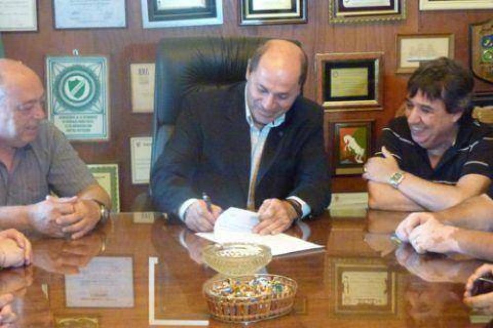 Trabajadores municipales de Ensenada recibir�n un aumento salarial del 52%