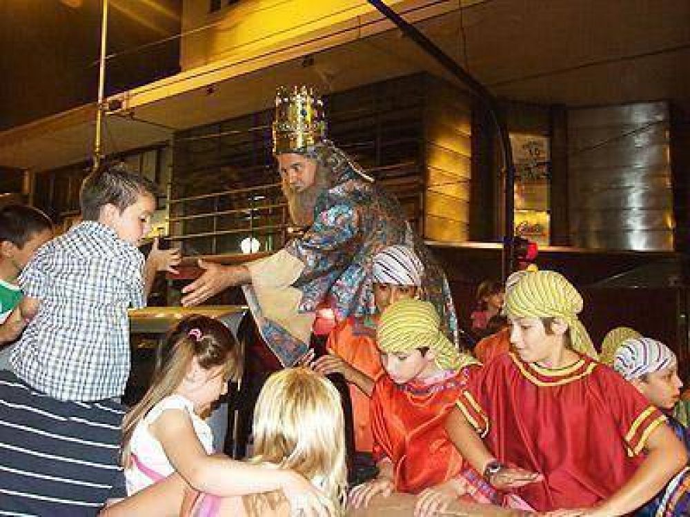 Los Reyes vuelven a la regi�n para despertar otra vez la ilusi�n