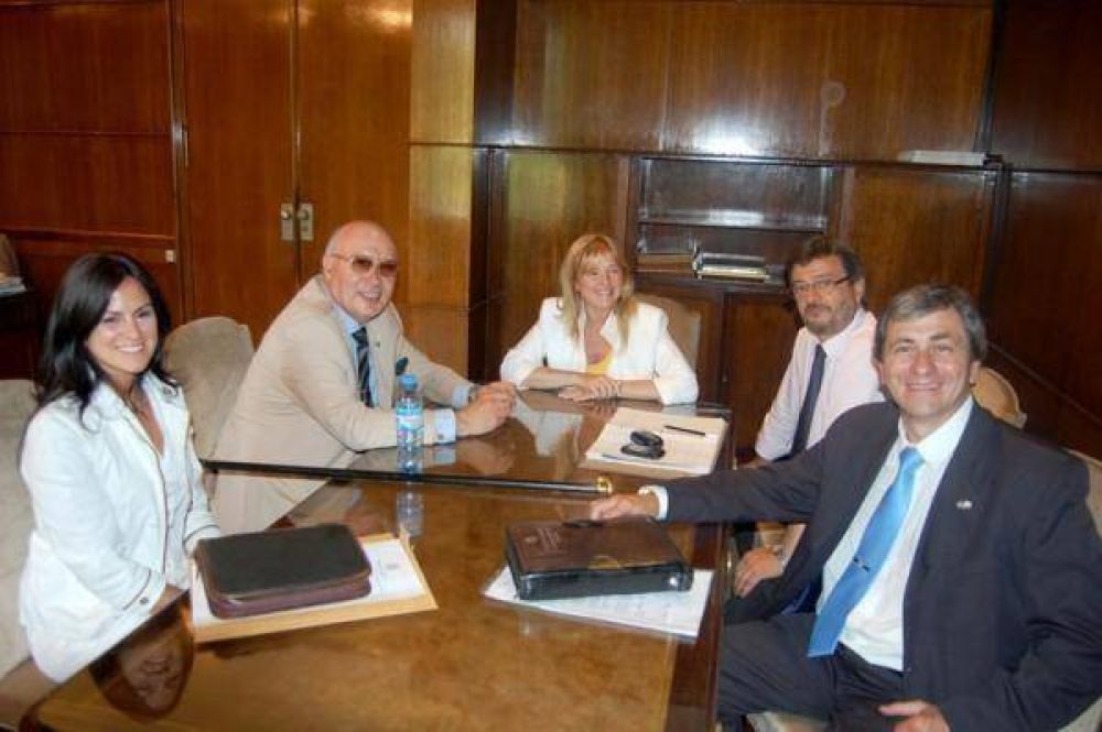 Gorosito se reuni� con Cristina �lvarez Rodr�guez