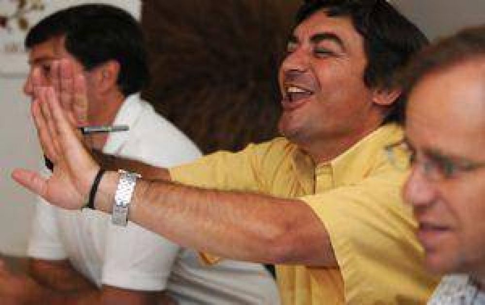 De Marchi present� sus aliados en la interna del PD