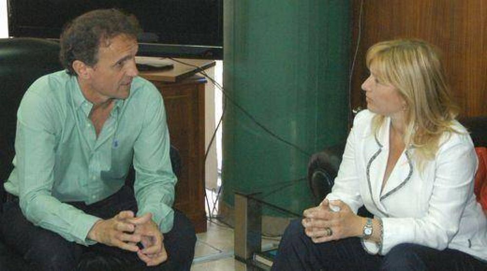 Katopodis recibi� a la Ministra Cristina �lvarez Rodr�guez