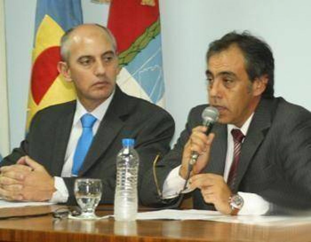 Guzm�n se toma 23 d�as de vacaciones y Miranda queda a cargo de la Intendencia 
