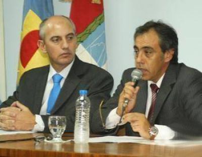 Guzm�n se toma 23 d�as de vacaciones y Miranda queda a cargo de la Intendencia 