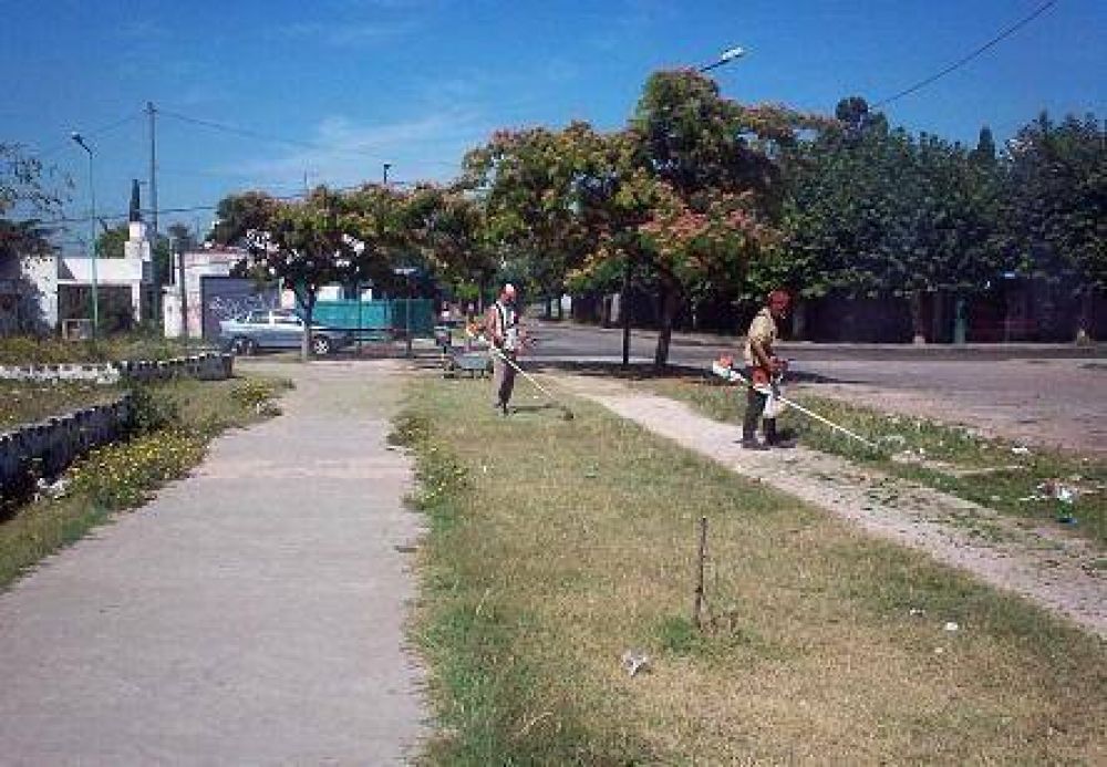 Realizan tareas de mantenimiento en el predio que limita con el Parque Ciudad de San Jos�