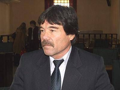 LANUS: Sin cargo en el municipio, L�pez se abocar� al �trabajo partidario�
