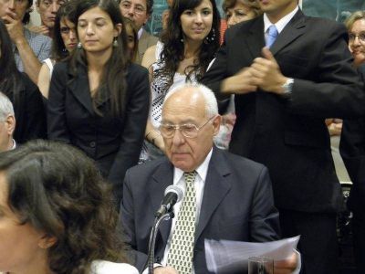 Mart�nez: "La Municipalidad no tiene la obligaci�n de aumentar un 76% el ABL"	