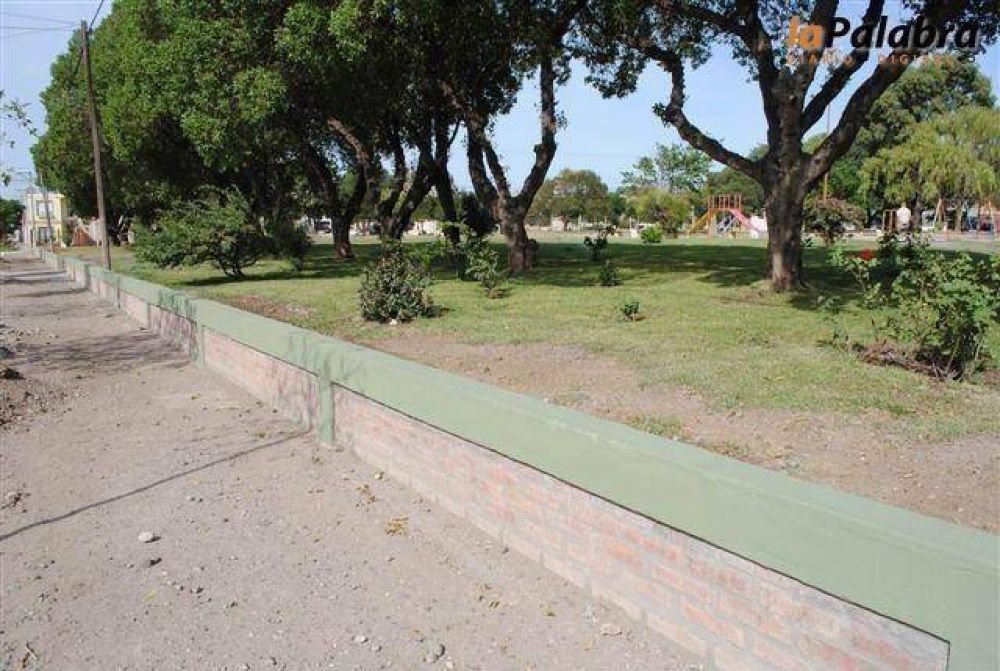 Finaliz� el pared�n perimetral en Plaza Ituzaingo 