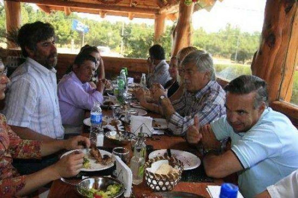 PJ busca socios para ganar Dina Huapi. 