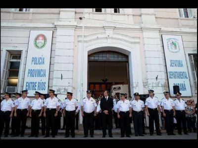 Ascendieron 2.186 efectivos de la Polic�a de Entre R�os