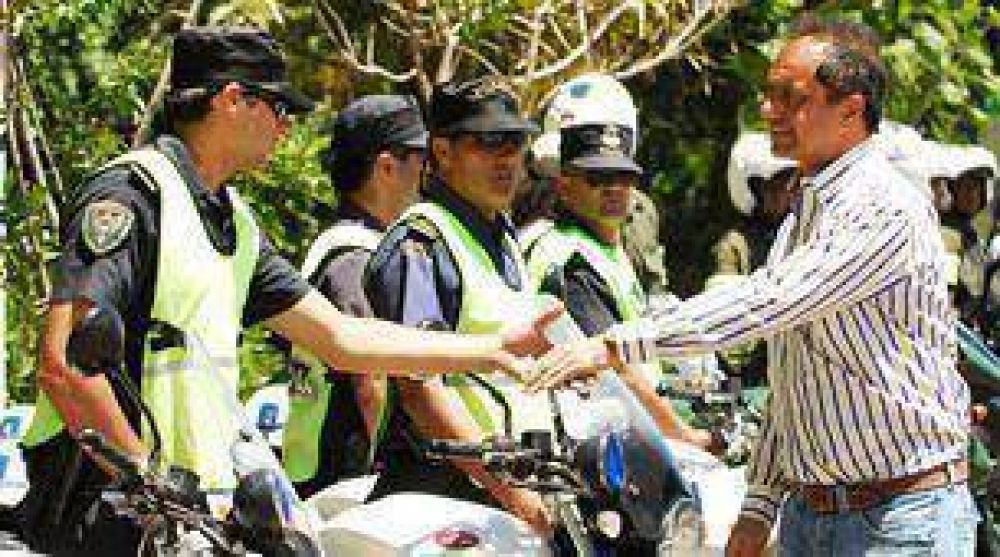 Por la violencia en la Costa, Polic�a refuerza el control sobre j�venes.