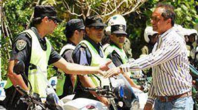 Por la violencia en la Costa, Polic�a refuerza el control sobre j�venes.
