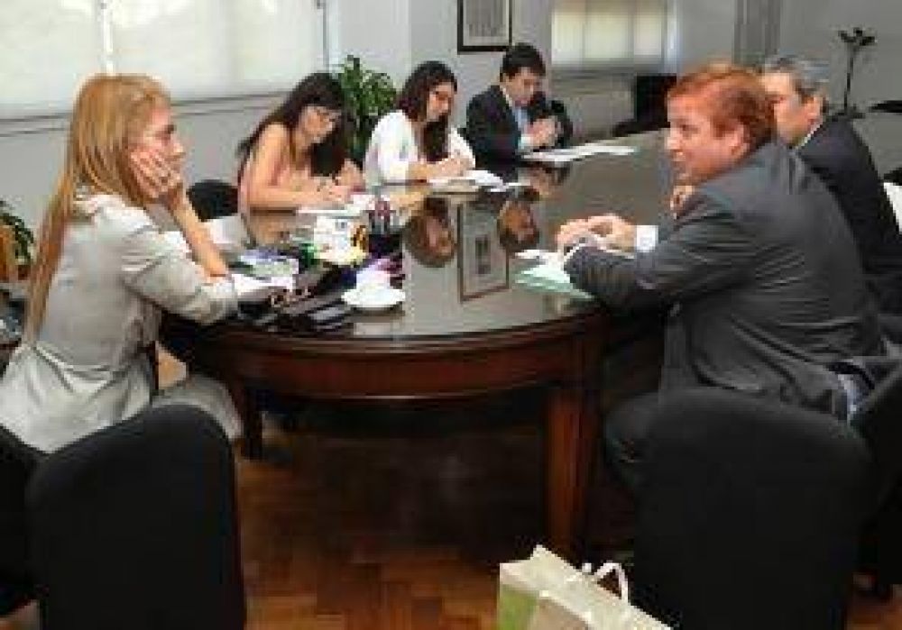 Alto Paran� anunci� inversiones por 50 millones de d�lares en su planta