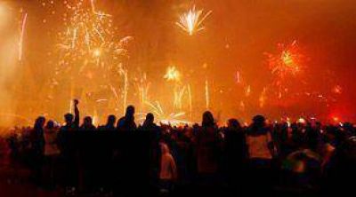 Tr�gica fiesta con fuegos artificiales en China: 15 fallecidos por un incendio.