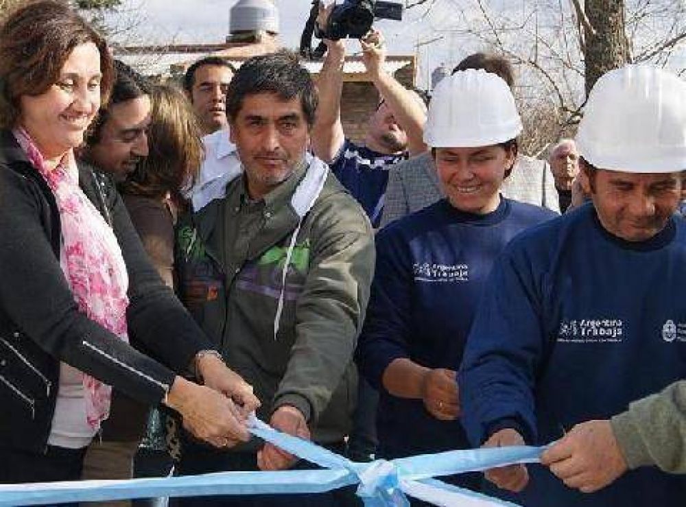 Pol�mica por el futuro de las cooperativas �Argentina Trabaja� 