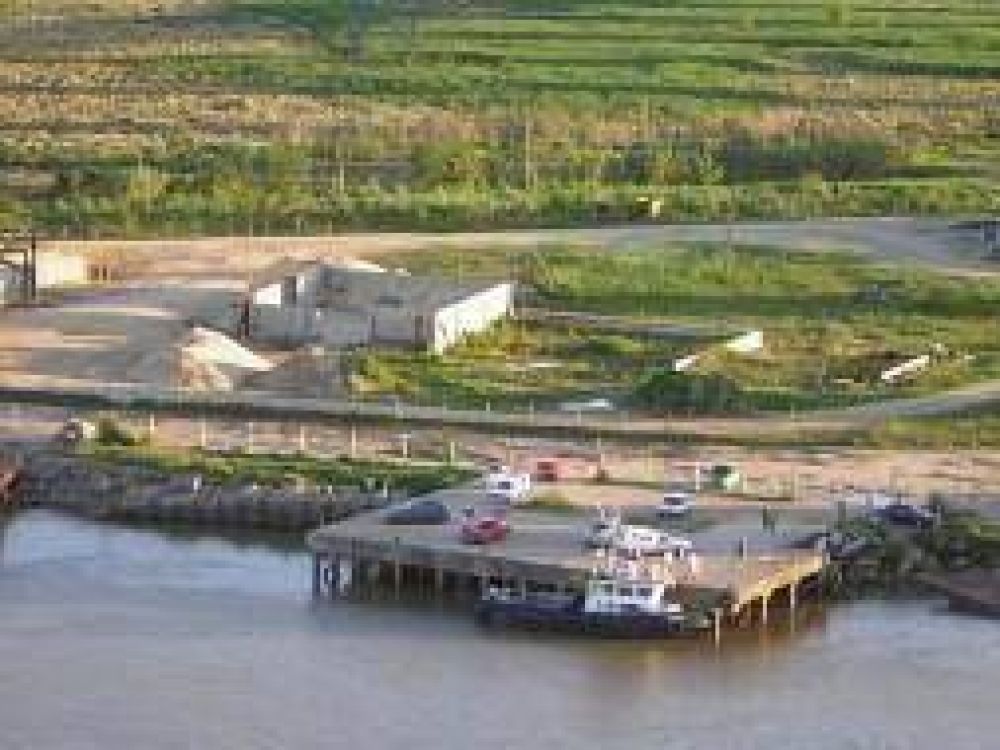 Z�rate: C�ffaro analiza impulsar tur�sticamente la zona de islas 