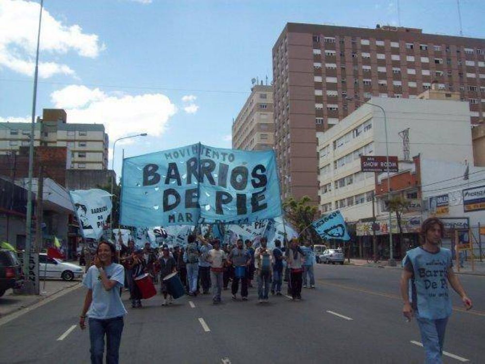 La agrupaci�n Barrios de Pie se reuni� con la CTA 