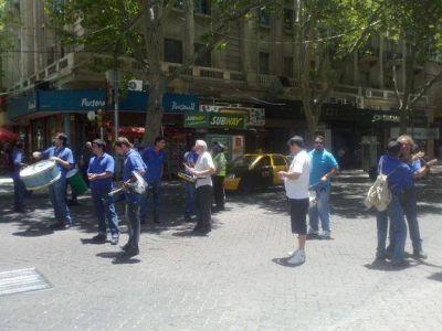 Sindicalistas reclamaron a la AFIP que libere el cargamento de bananas de Argenfruit 