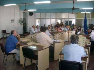 Concejo Deliberante: Entre el apoyo a la dictadura de Casellas y el pacto secreto de Nedela  