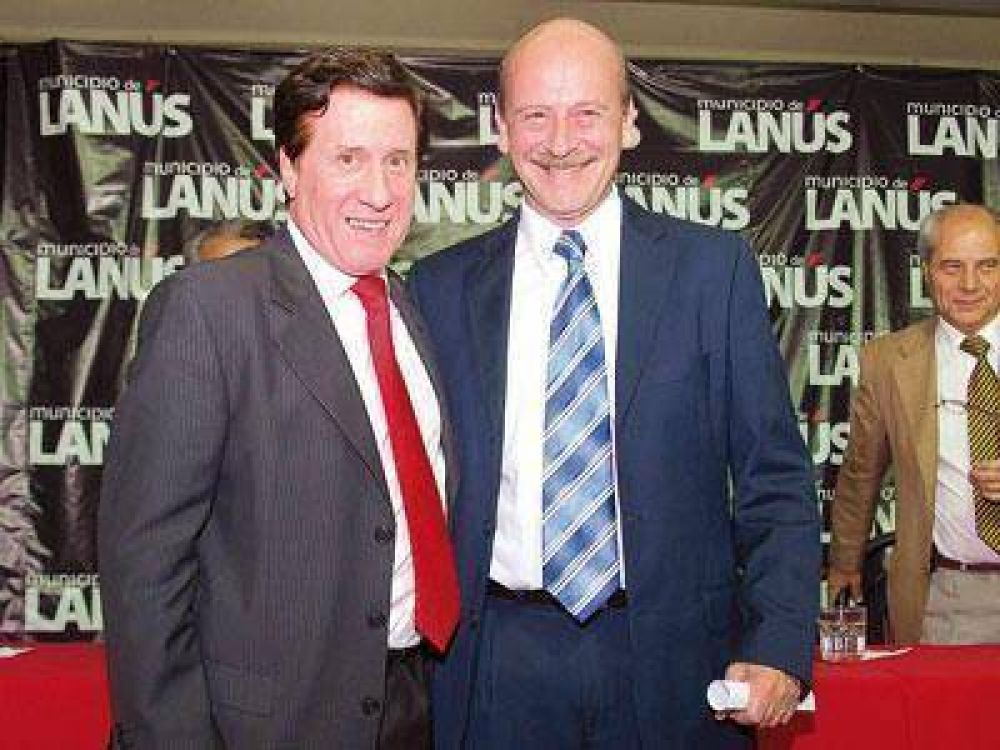 LANUS: D�az P�rez encara el 2012 con nuevas figuras en su Gabinete 