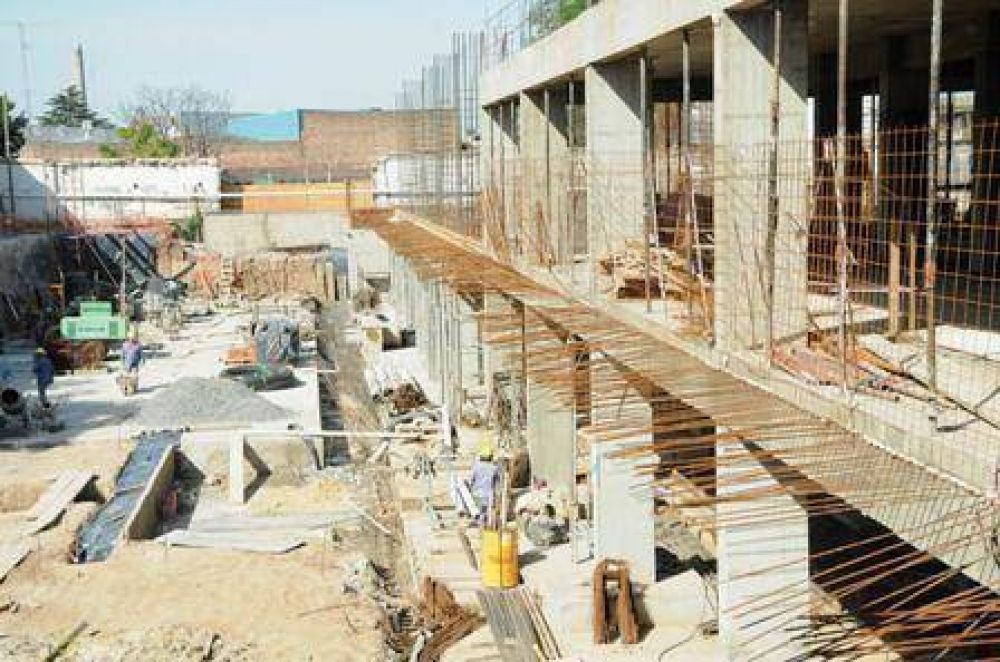 Finaliz� la construcci�n de los cimientos del nuevo Hospital municipal de Mor�n 