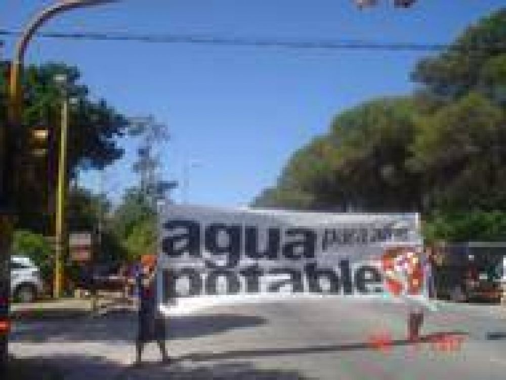 Vecinos del Alfar reclamaron por agua potable