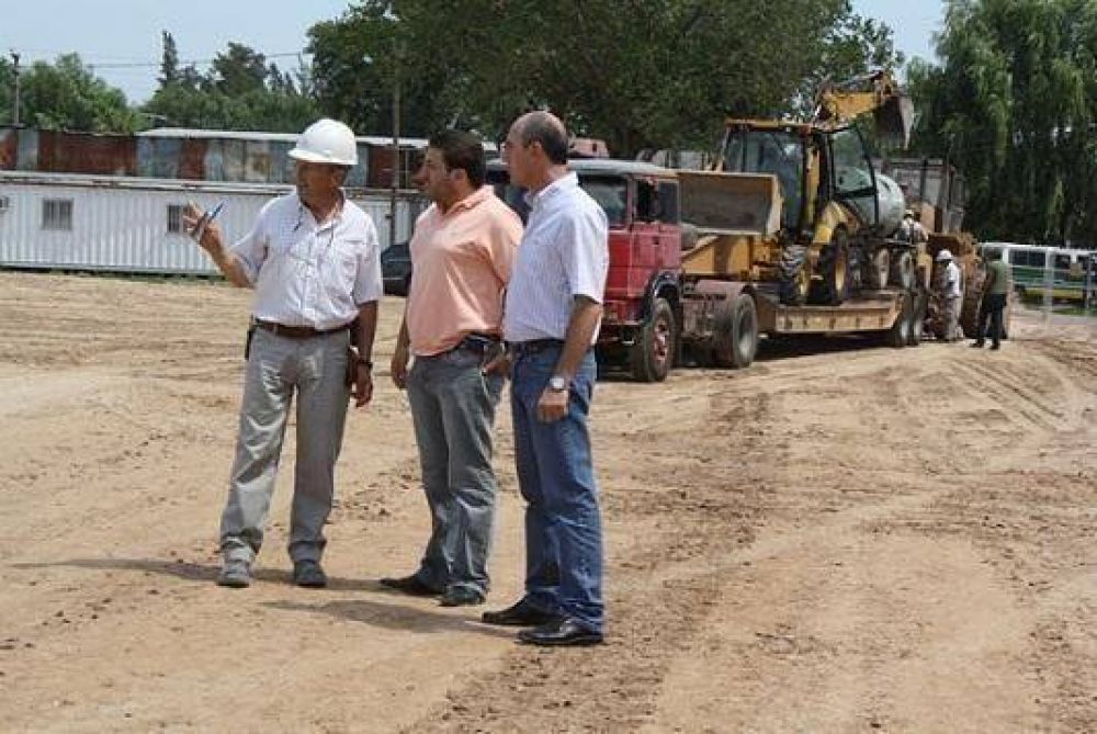 Construcci�n del Hospital de Gar�n