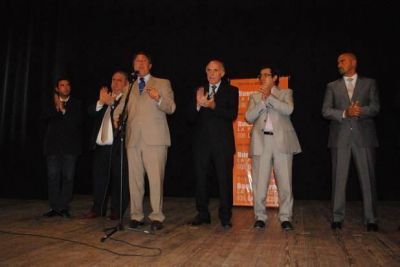 Importantes anuncios de Casal y Arl�a para la ciudad 