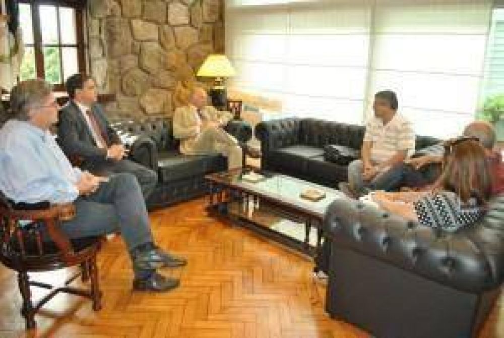 Jenefes se reuni� con el intendente de Libertador