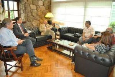 Jenefes se reuni� con el intendente de Libertador