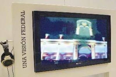 Santiago del Estero marca presencia en la exposici�n "N�stor por todos"