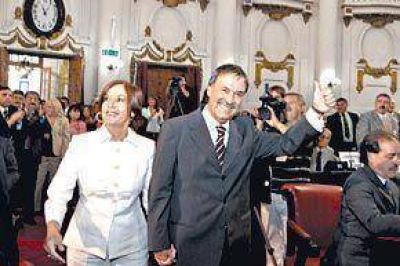 Dos provincias le piden a Cristina que suspenda las retenciones