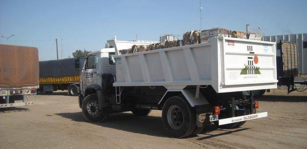 Nueva entrega de cart�n para reciclado 