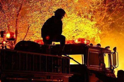 Tres incendios de pastos naturales se produjeron durante la madrugada 