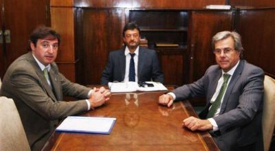 LUJ�N - EL INTENDENTE SE REUNIO CON EL SUBSECRETARIO DE GOBIERNO DE LA PROVINCIA DE BUENOS AIRES