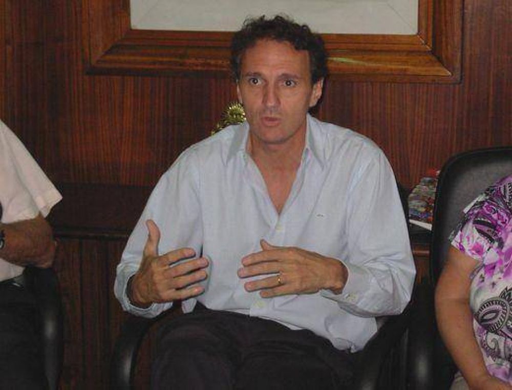 Katopodis recibi� a periodistas y apunt� a irregularidades administrativas de la gesti�n de Ivoskus 