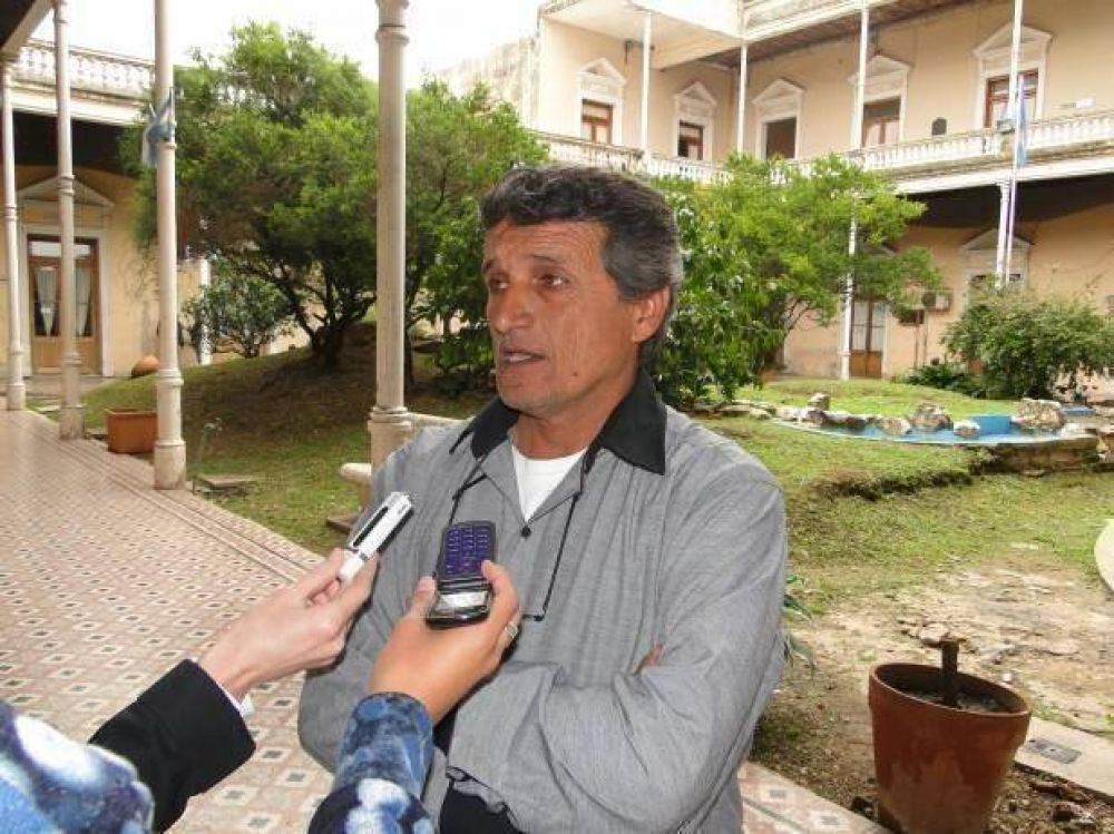 Enzo Ale desminti� al actual delegado de La Emilia 