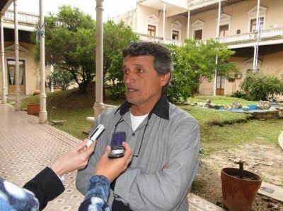Enzo Ale desminti� al actual delegado de La Emilia 