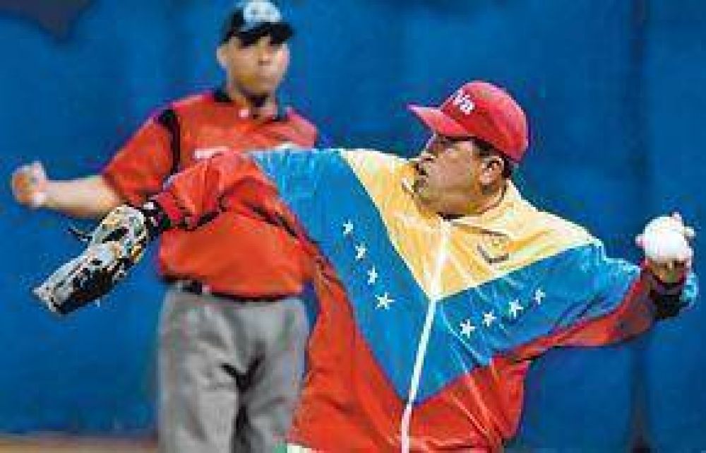 Ch�vez cumple 10 a�os en el poder, le faltan 4 y va por m�s