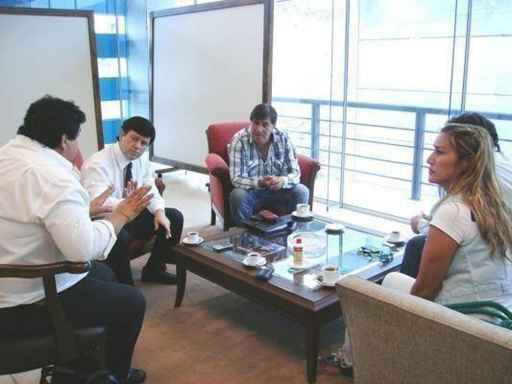 Mones Ruiz recibi� a la intendenta de La Calera