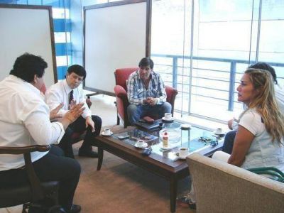 Mones Ruiz recibi� a la intendenta de La Calera
