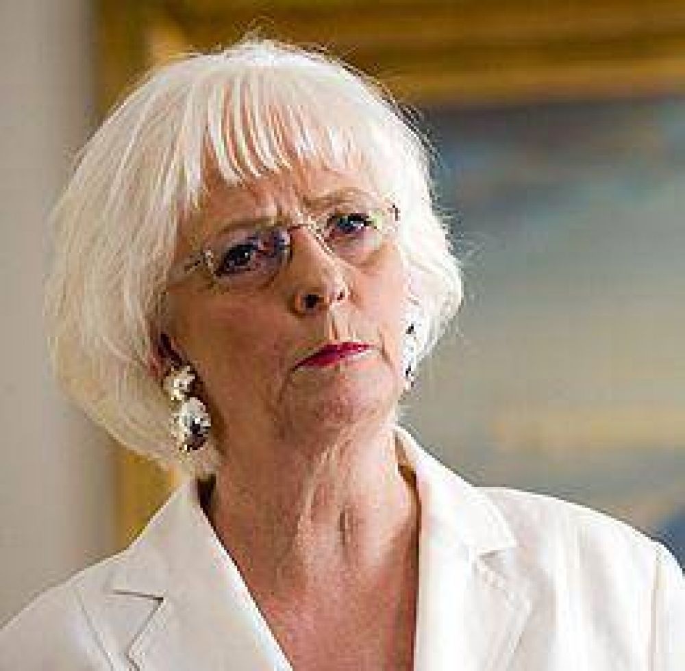 Islandia: asumi� la primera ministra Sigurdardottir 