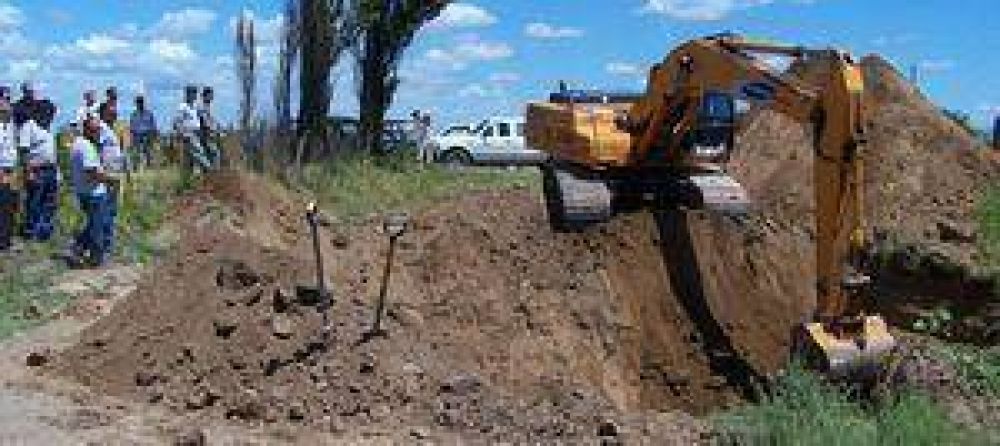 Obras para unir a Agust�n Roca con el gasoducto.