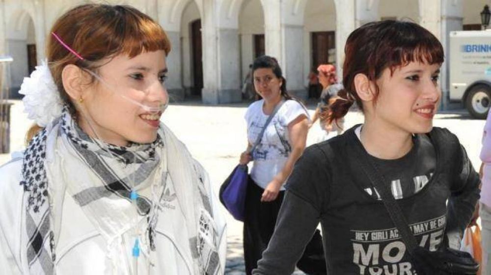 El padre de las gemelas Oviedo vino a C�rdoba para agilizar tr�mite judicial