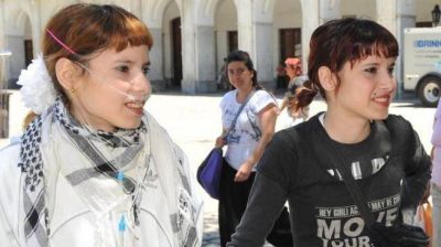 El padre de las gemelas Oviedo vino a C�rdoba para agilizar tr�mite judicial