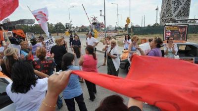 Un mes de paro de Salud con De la Sota