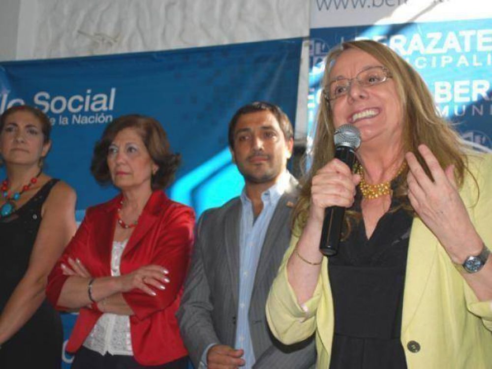  BERAZATEGUI: "El plan cooperativista no es un gasto", enfatiz� Alicia Kirchner