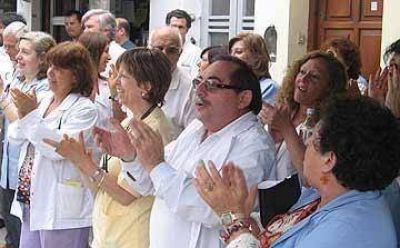Denuncia por cierre de laboratorio en el Gandulfo