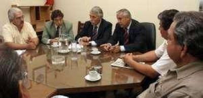 La planta pol�tica recibi� una suba salarial del 27%